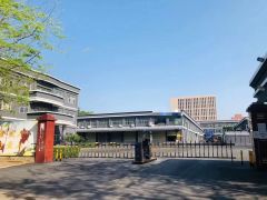 塘厦镇靠近观澜园区分租12楼7000平，现成水电豪装办公室