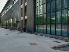 大朗新出全新钢构独院滴水13米带全新6部5吨行车免费用