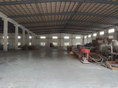 独门独院2200平钢构厂房低价出租园区空地大形象好交通方便