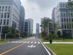 凤岗五联原房东2000平公摊小形象好精装修低价厂房出租