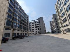 常平原房东大独院标准厂房出租，形象好周边无居民，适合各类行业