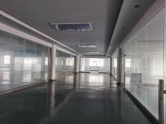 寮步华南城工业区二楼厂房出租2500平米现成装修