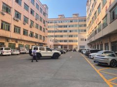 镇口新出楼上一层带有办公室精装修