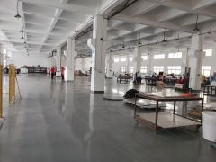 厚街新出原房东精装修一楼2500平低价厂房出租，高度6米