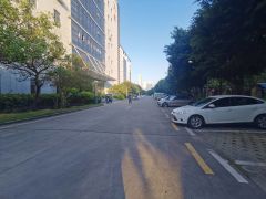 石岩水田高速路口四楼1800平无尘车间豪华装修无转让费