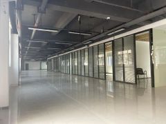 西丽红本办公厂房700平方带装修，水电到位。