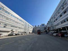 深圳龙华观澜工业园二楼1800平厂房出租带现成办公室易招工