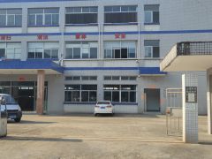 厂房出租东城主山标准厂房一楼500平楼上800平，大小可分