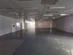 10块！带装修无尘车间1500平可分租水电齐全红本厂房出租