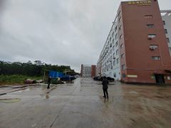 坪山地铁站附近楼上1000平红本低价出租，带精装修停车位足