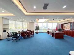福田中心区新出豪华办公698平，带家私和空调，双面采光，低价