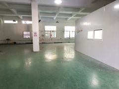 东坑新空出一楼面积500平方米.现成装修，水电齐全.价格实惠