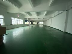 塘厦莲湖新出标准2楼750平方，现成办公室精装修，水电齐全！