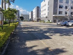 横岗六约工业园区原房东红本一楼1000平方层高6米大小可分租