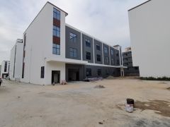 龙岗爱联地铁口独门独院分租一楼800平厂房出租带精装修办公室