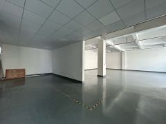 福永地铁站旁楼上300平带装修原房东厂房低价出租仓库一楼
