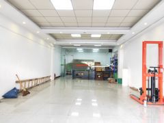 乌沙一楼180平方，水电齐全，可以直接。