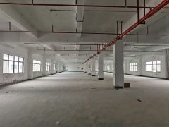 西乡宝田前进路楼上带装修厂房仓库1800平，靠主路边低价出租