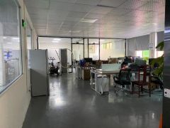 观澜松元轻轨站旁原房东红本工业园800平精装修厂房出租可分租