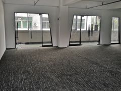 简装轻工厂房出租面积120，166，210带办公室，采光好