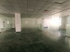 松岗楼岗义乌商城对面工业园出租二楼整层1200平方现成装修