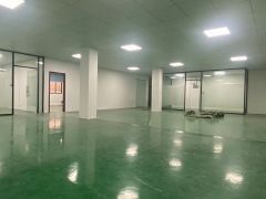 长安工业区新空楼上500平标准厂房，精装修办公地坪漆出租
