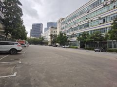 石岩石龙仔新出楼上带精装修厂房3000平出租，整层可分租