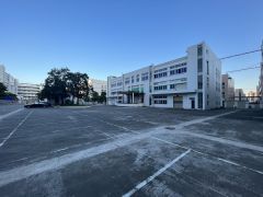 大朗厂房出租新出原房东标准独院。形象好，空地非常大带卸货平台