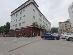 龙华区观湖街道樟坑径园区内厂房出租，楼上带装修700平米水电