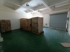 塘厦工业园内一楼320平仓库厂房出租，现成办公地坪漆可进大车