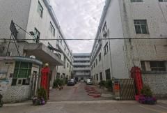 独院厂房，方便停车，三楼800平方，一楼550