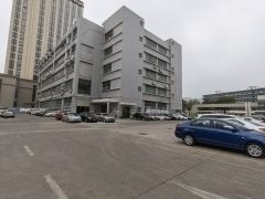 坪山原房东低价高新补贴一楼厂房出租2000平，仓库出租可分租