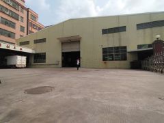 大朗镇新马莲路口单一层独院1800方出租，地段好，易招工实惠