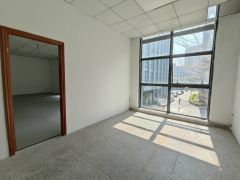 坂田地铁口1200平带精装修办公室加仓库厂房出租！