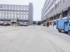 仲恺陈江，新出楼上2000平厂房仓库，低价出租带装修办公室。