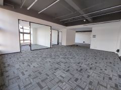 黄江近深圳楼上精装修厂房仓库办公室低价出租，水电齐全拎包入驻