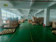 松岗塘下涌附近大型园区二楼800平带装修厂房出租，原房东直租
