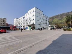 新圩南坑工业区新出楼上面整层积1000平厂房出租原房东无公摊