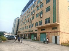深圳宝安石岩厂房仓库出租外环路旁边大型产业园大小可分租