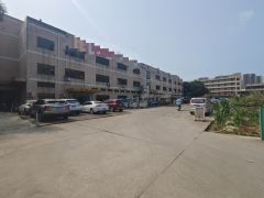凤岗新出2楼800平精装修厂房出租，带无尘车间，仅租9.8元