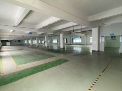 万江大莲塘三楼1700平方有现成办公室水电齐全院子大好招工