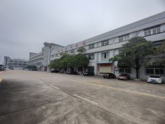 常平新出楼上2500平精装修厂房，面积很实在，价格便宜空地大