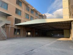 横岗六约工业园区原房东红本2楼3500平方带装修水电齐可分租