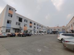 清溪三中村原房东厂房出租一楼810带办公室门口空地大可分租