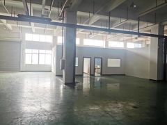 企石镇原房东厂房出租一楼600平米，带办公室水电，行车地坪漆