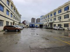 凤岗主干道边新出2楼1380平精装修厂房出租，现办公室地水电