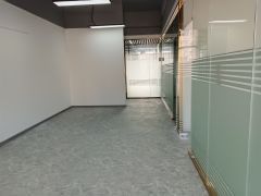 石岩楼上300平米办公厂房带装修招租，现成水电办公室
