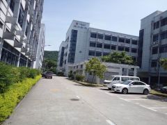 南山西丽百旺信工业园2700平带装修，可分租