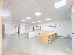 一楼18元250平乌沙厂房，水电齐全，交通方便