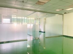 12元乌沙楼上800平，光线好，交通方便停车方便
